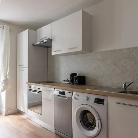 La Butte Sainte Anne Apartment *