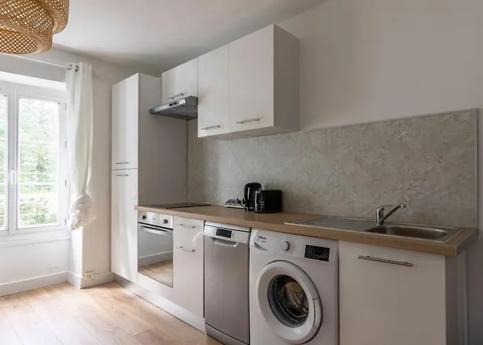 La Butte Sainte Anne Apartment *